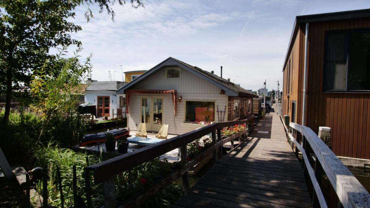 Houseboat Apartment With Water Terrace, Free Parking, Free Bikes & Fast Wifi Amsterdam Bagian luar foto
