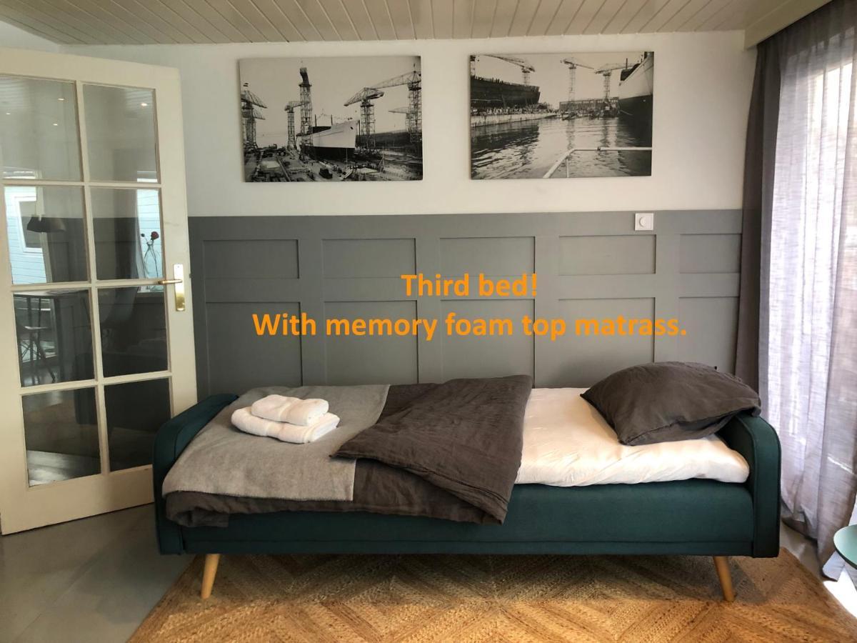 Houseboat Apartment With Water Terrace, Free Parking, Free Bikes & Fast Wifi Amsterdam Bagian luar foto